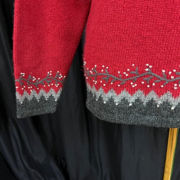 Woolrich Womens V Neck Embroidered  Red Gray Pullover Sweater Size Large - READ - Picture 5 of 8